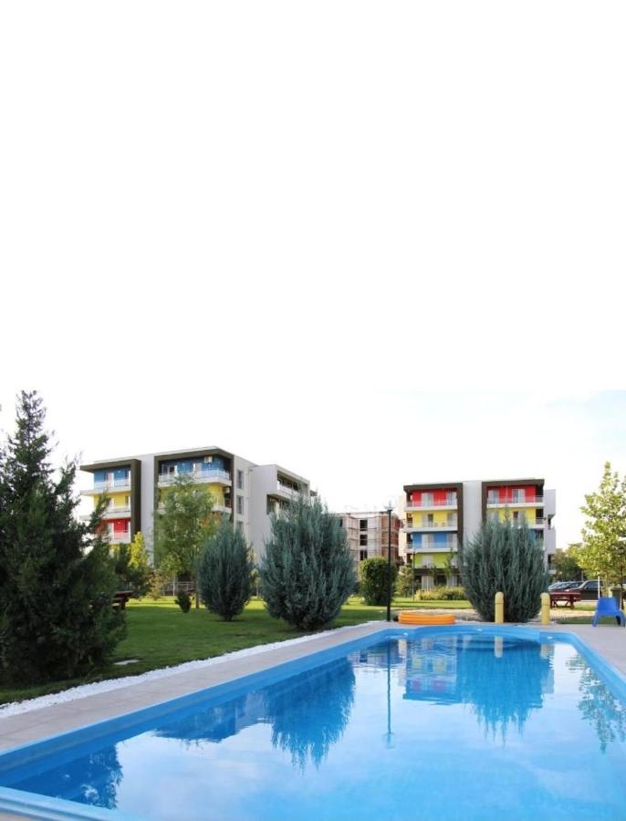 Tranzzit Airport Apartment II Otopeni Exteriör bild