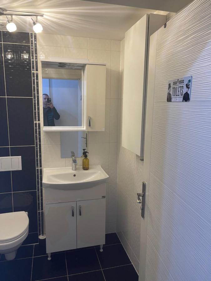 Tranzzit Airport Apartment II Otopeni Exteriör bild