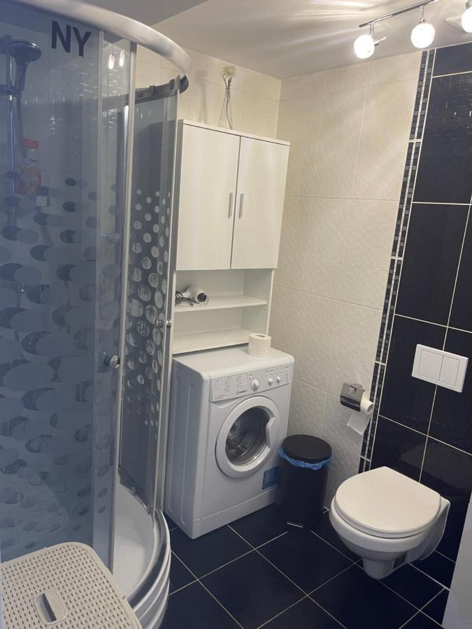 Tranzzit Airport Apartment II Otopeni Exteriör bild