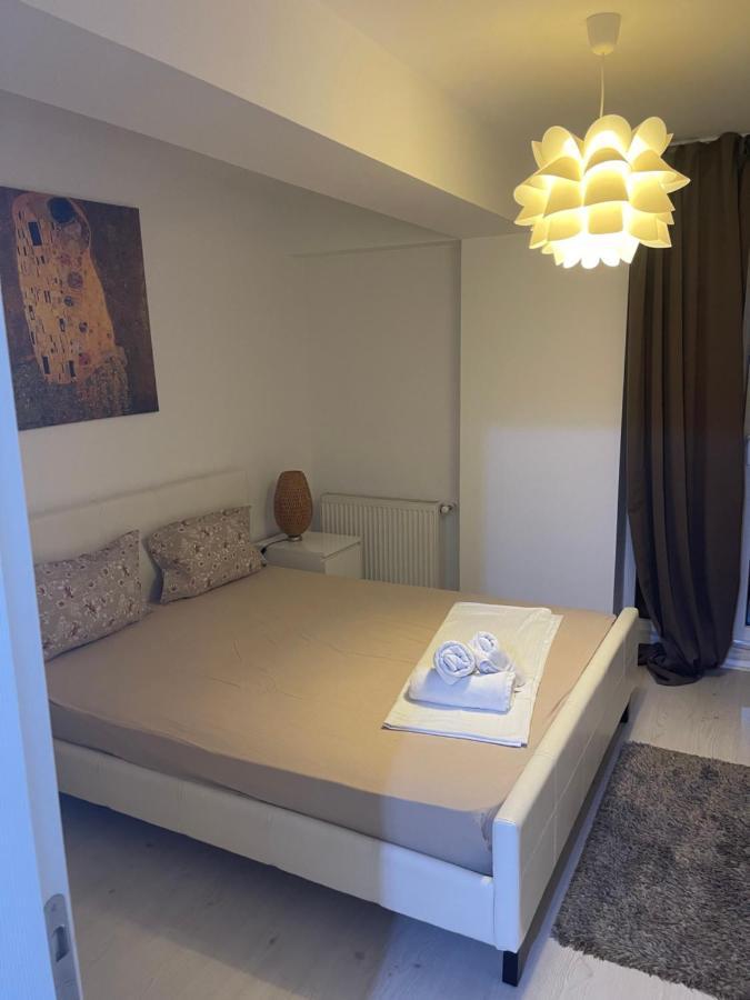 Tranzzit Airport Apartment II Otopeni Exteriör bild