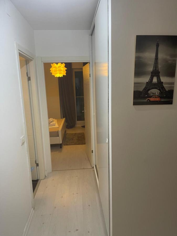 Tranzzit Airport Apartment II Otopeni Exteriör bild