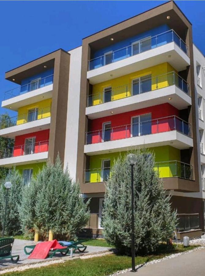 Tranzzit Airport Apartment II Otopeni Exteriör bild