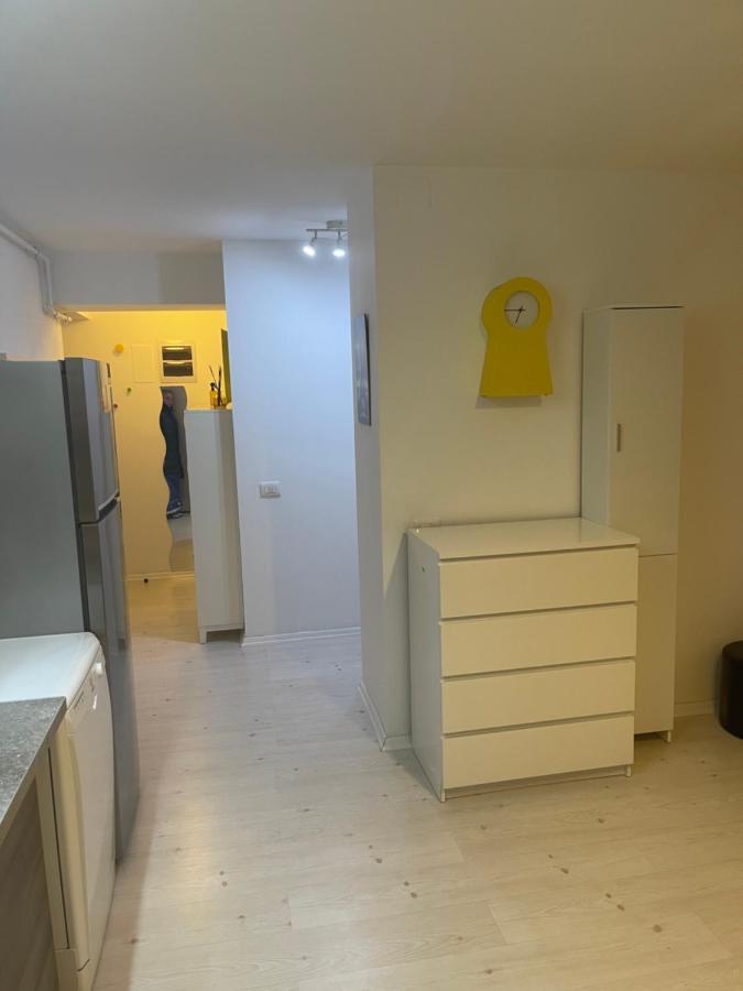 Tranzzit Airport Apartment II Otopeni Exteriör bild