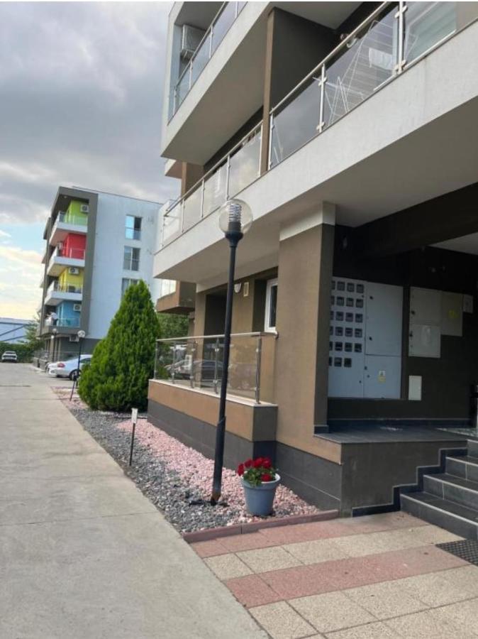 Tranzzit Airport Apartment II Otopeni Exteriör bild
